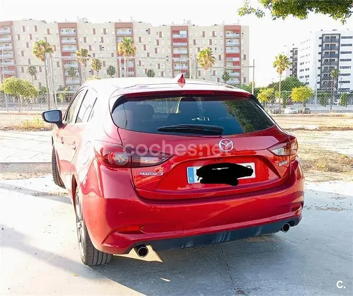Usado Mazda 3 Edition 120 CV (88 kW) 2018 Rojo Berlina