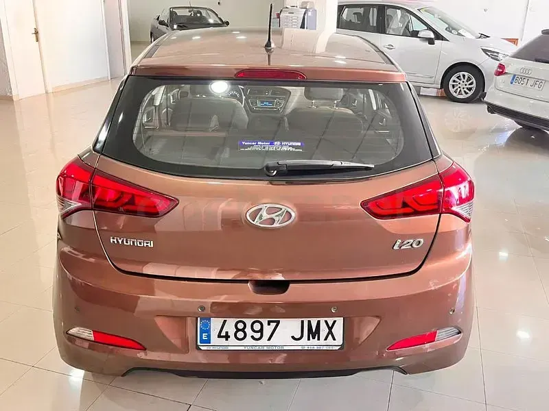 Usado Hyundai i20 Active 90 CV (66 kW) 2016 Marrón Berlina