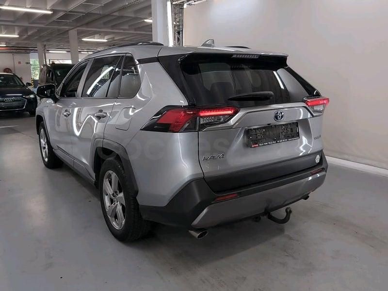Usado Toyota RAV4 Hybrid Luxury 222 CV (163 kW) 2022 Gris / plata SUV