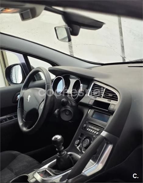 Usado Peugeot 3008 Active 112 CV (82 kW) 2012 Negro Berlina