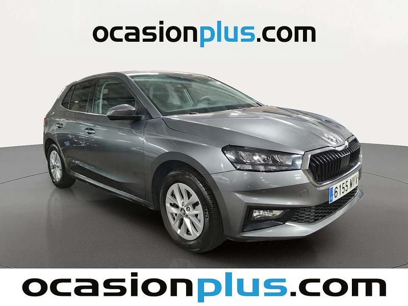 Usado Skoda Fabia Selection 95 CV (69 kW) 2025 Gris Utilitario