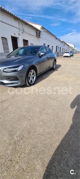 Usado Volvo S90 Momentum 190 CV (139 kW) 2018 Gris / plata Berlina