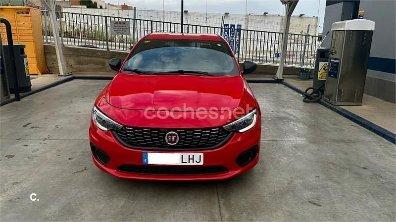 Usado Fiat Tipo Street 95 CV (69 kW) 2020 Rojo Berlina