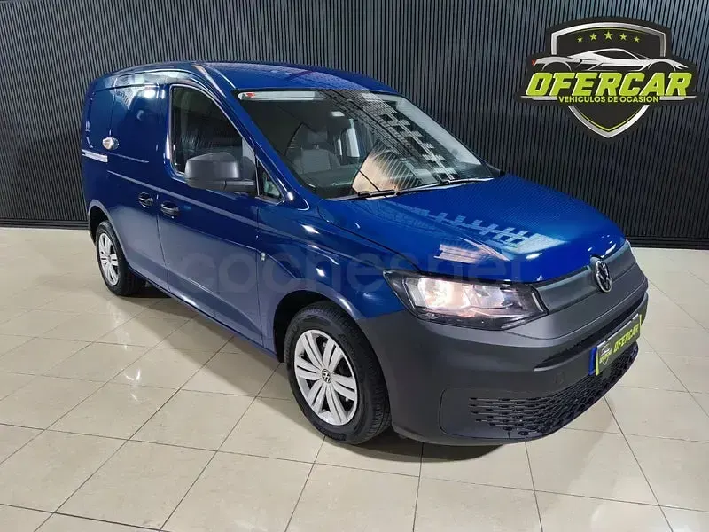 Usado VW Caddy 102 CV (75 kW) 2022 Azul Monovolumen