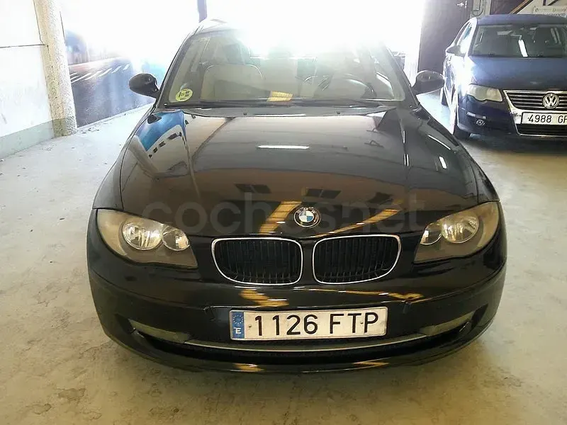 Usado BMW 120 177 CV (130 kW) 2007 Negro Utilitario