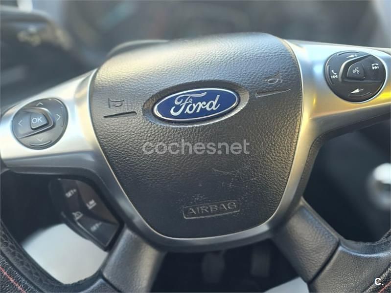 Usado Ford Kuga Business Edition 150 CV (110 kW) 2016 Negro SUV