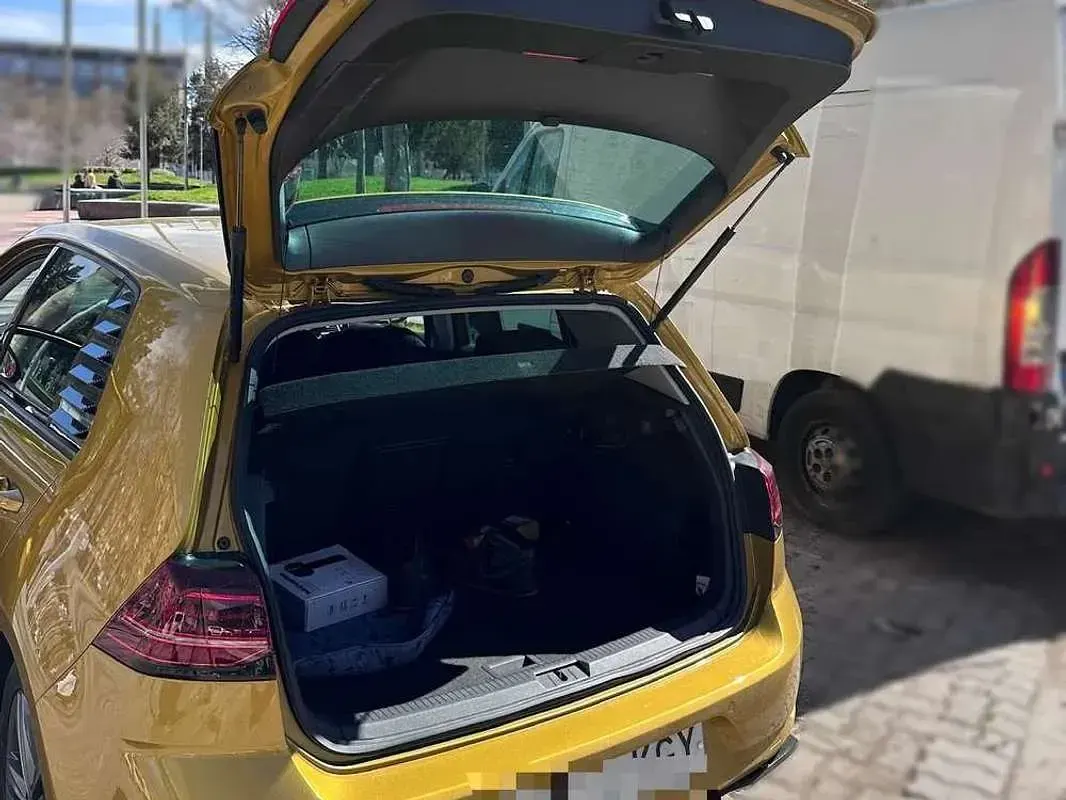 Usado VW Golf VII Sport 150 CV (110 kW) 2018 Beige Utilitario