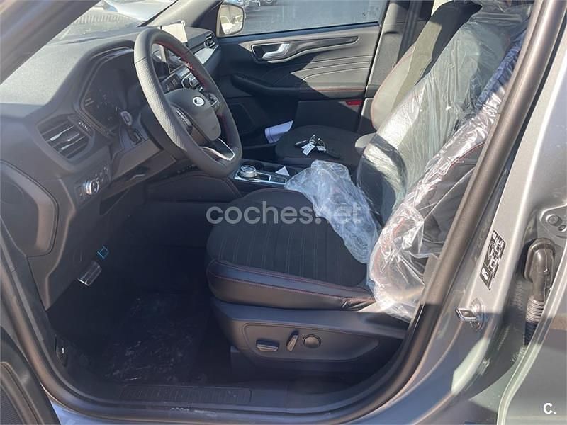 Usado Ford Kuga ST-Line X 180 CV (132 kW) 2023 Gris / plata SUV