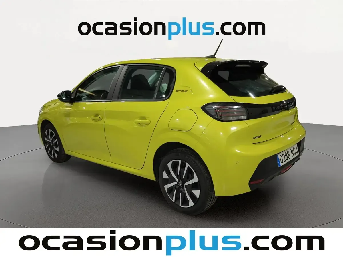 Usado Peugeot 208 Style 110 CV (80 kW) 2025 Amarillo Utilitario