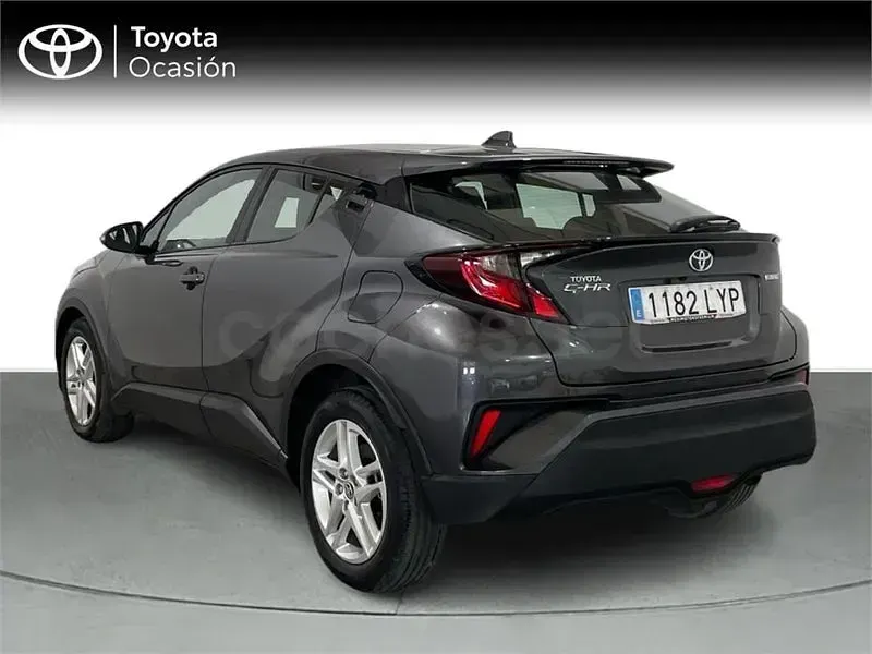 Usado Toyota C-HR Active 122 CV (89 kW) 2022 Gris / plata SUV