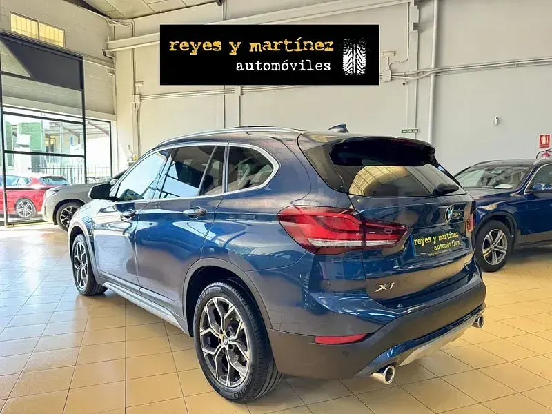 Usado BMW X1 Comfort Edition 150 CV (110 kW) 2021 Azul SUV