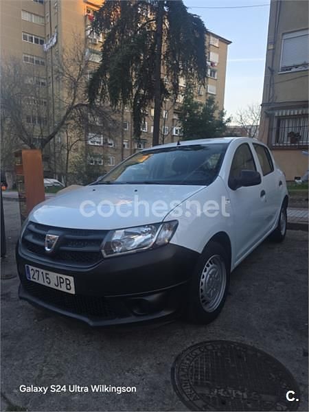 Usado Dacia Sandero Base 75 CV (55 kW) 2016 Blanco Berlina
