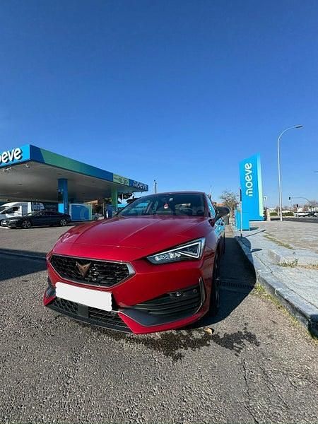 Usado Cupra Leon 190 CV (139 kW) 2023 Rojo Berlina