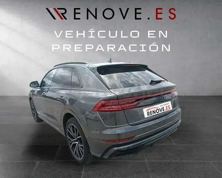 Usado Audi Q8 340 CV (250 kW) 2022 Gris / plata SUV
