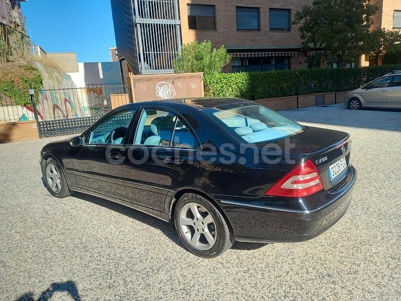 Negro Usado 2007 Mercedes C200 Avantgarde Berlina | 7500 € (Precio justo) - Imagen 1/4