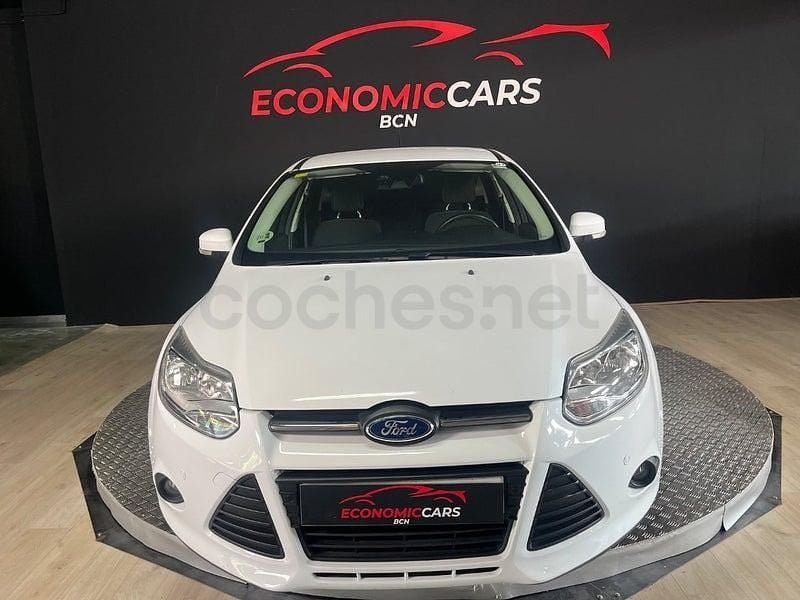 Usado Ford Focus 115 CV (84 kW) 2014 Blanco Berlina