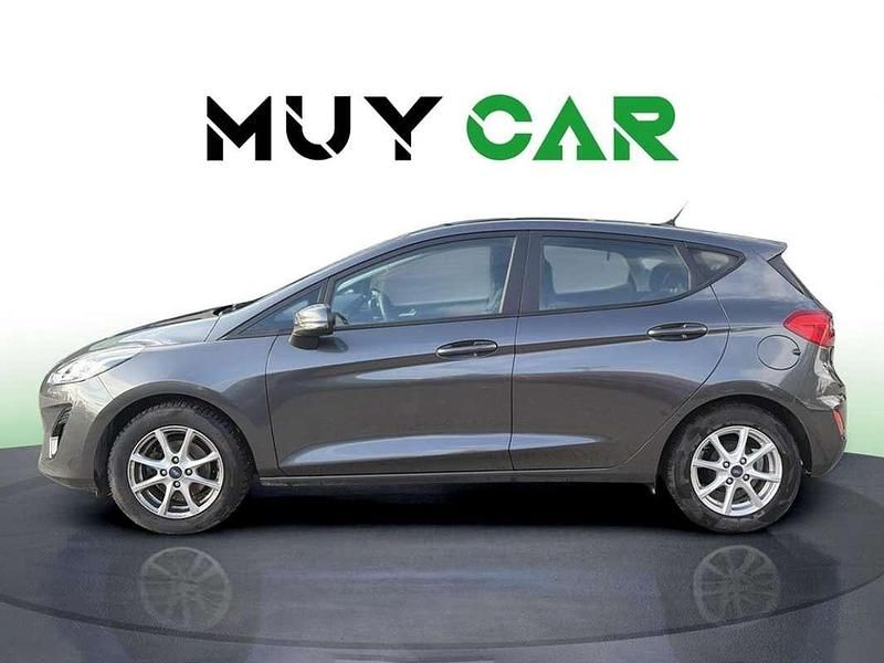 Usado Ford Fiesta Trend 86 CV (63 kW) 2018 Gris Utilitario