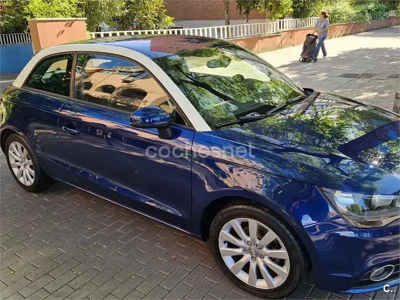 Usado Audi A1 Attraction 90 CV (66 kW) 2013 Azul Utilitario