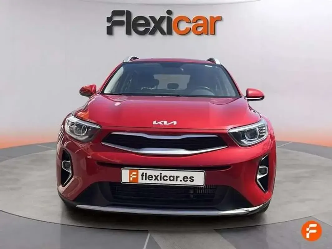Usado Kia Stonic 101 CV (74 kW) 2022 Rojo SUV