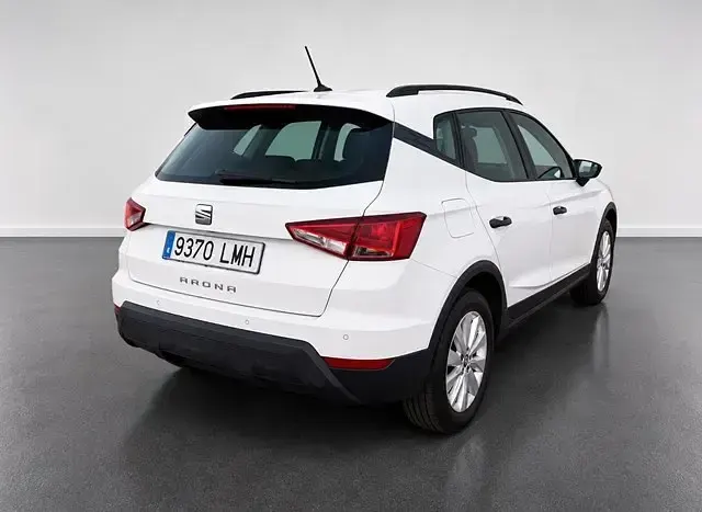 Usado Seat Arona Reference 95 CV (69 kW) 2021 Blancoblanco SUV