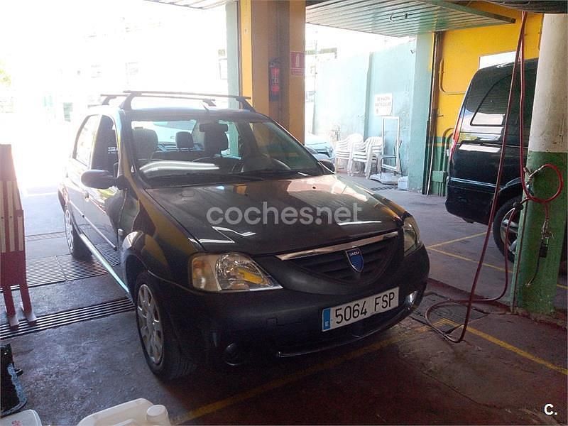 Usado Dacia Logan Base 75 CV (55 kW) 2007 Gris / plata Berlina