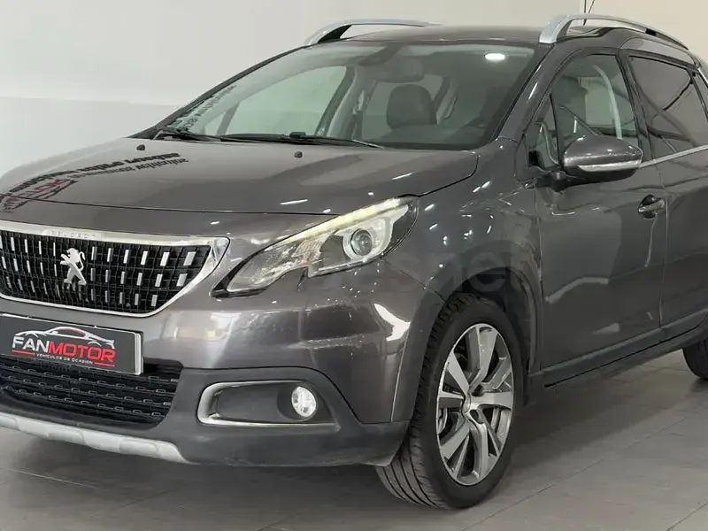 Usado Peugeot 2008 Crossway 120 CV (88 kW) 2017 Gris / plata SUV