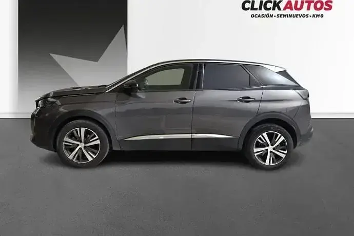 Usado Peugeot 3008 Allure 130 CV (95 kW) 2024 Gris SUV