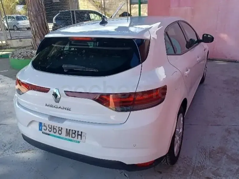 Usado Renault Mégane II Equilibre 140 CV (102 kW) 2022 Blanco Berlina