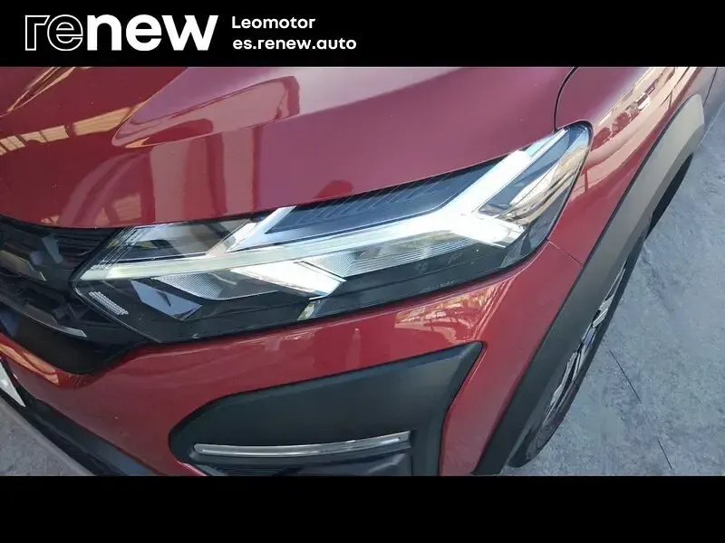 Usado Dacia Sandero Expression 100 CV (73 kW) 2022 Rojo Berlina