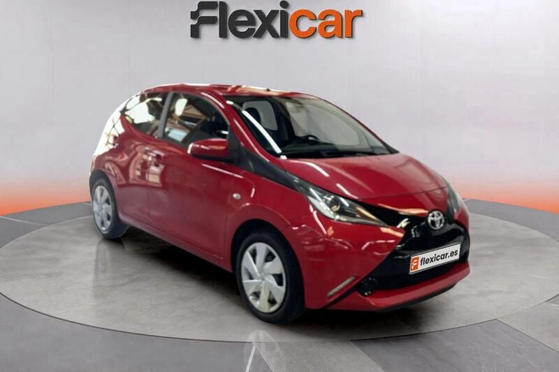 Rojo Usado 2018 Toyota Aygo X-play Utilitario | 8590 € (Buen precio) - Imagen 1/4