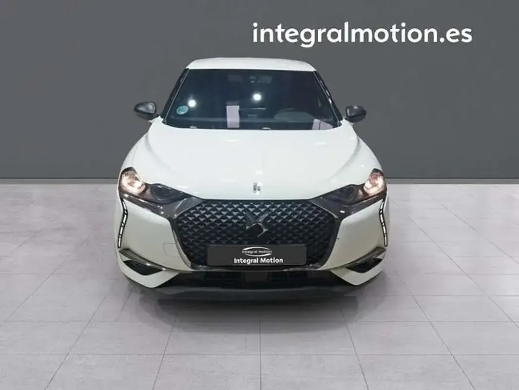 Usado DS Automobiles DS3 Crossback So Chic 110 CV (80 kW) 2021 Blanco SUV