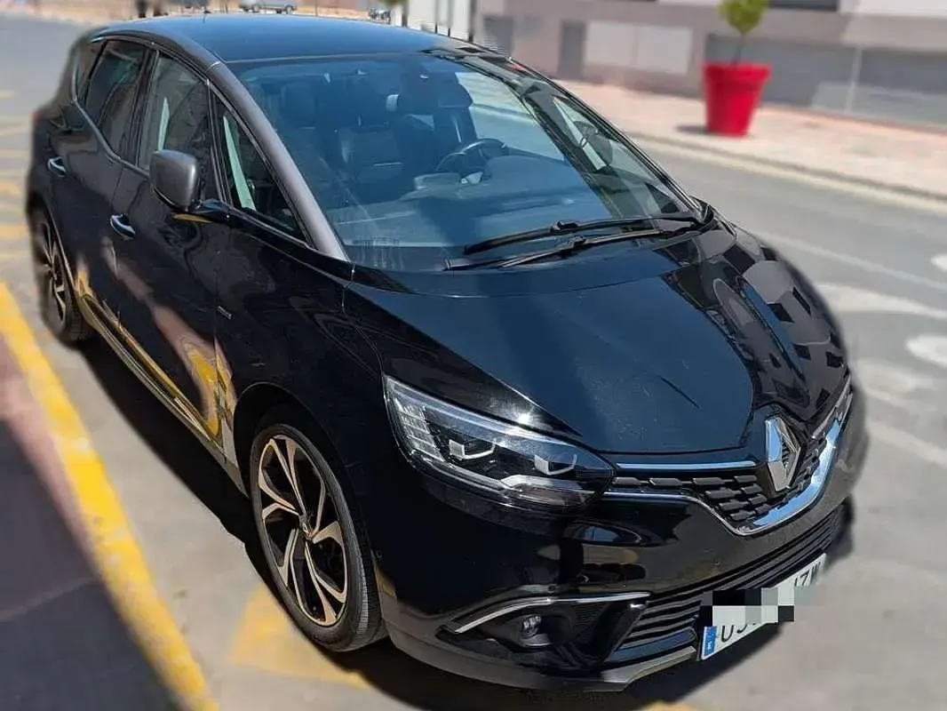 Usado Renault Scénic IV Edition One 110 CV (80 kW) 2017 Negro Monovolumen