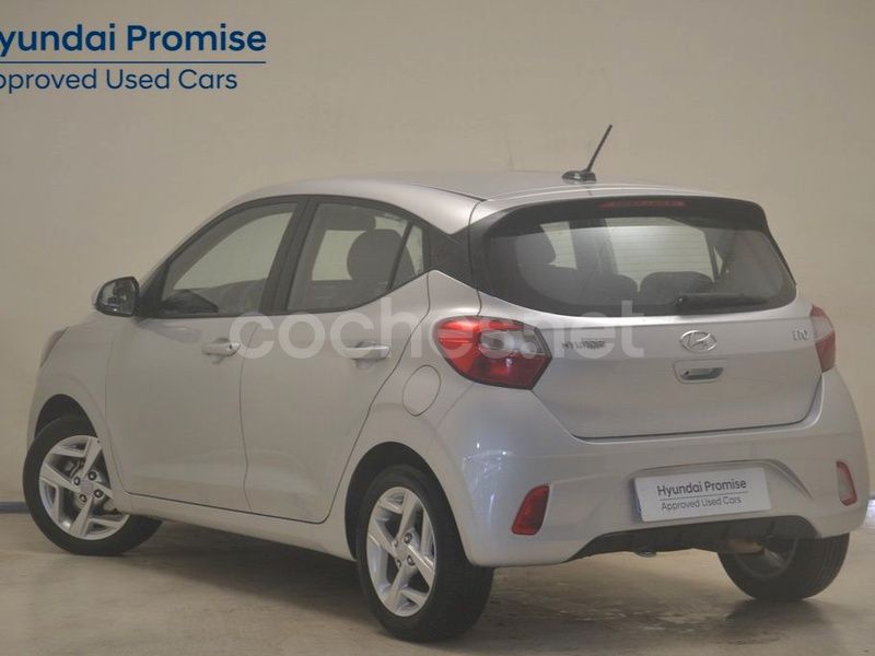 Usado Hyundai i10 67 CV (49 kW) 2023 Gris / plata Utilitario