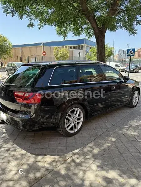 Usado Seat Exeo Sport 143 CV (105 kW) 2010 Negro Familiar