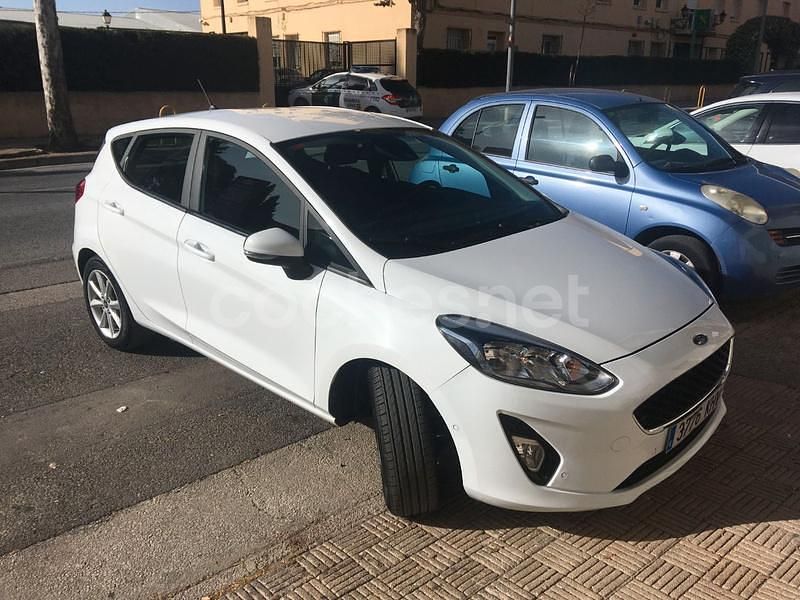 Usado Ford Fiesta Trend 85 CV (62 kW) 2018 Blanco Utilitario