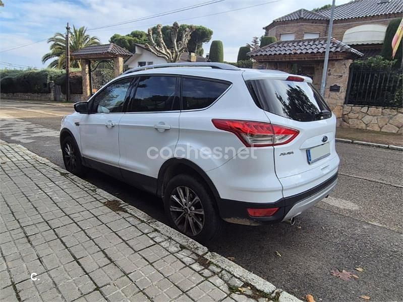 Usado Ford Kuga Titanium 120 CV (88 kW) 2016 Blanco SUV
