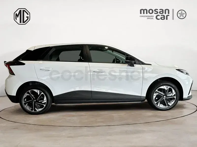 Usado MG MG4 EV 125 kW (170 HP) 2024 Branco Citadino
