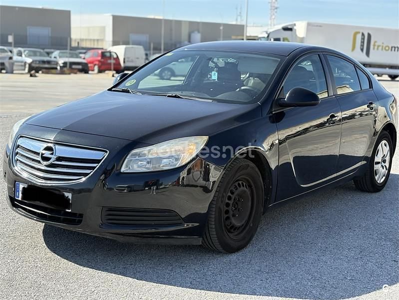 Usado Opel Insignia Edition 110 CV (80 kW) 2010 Negro Berlina