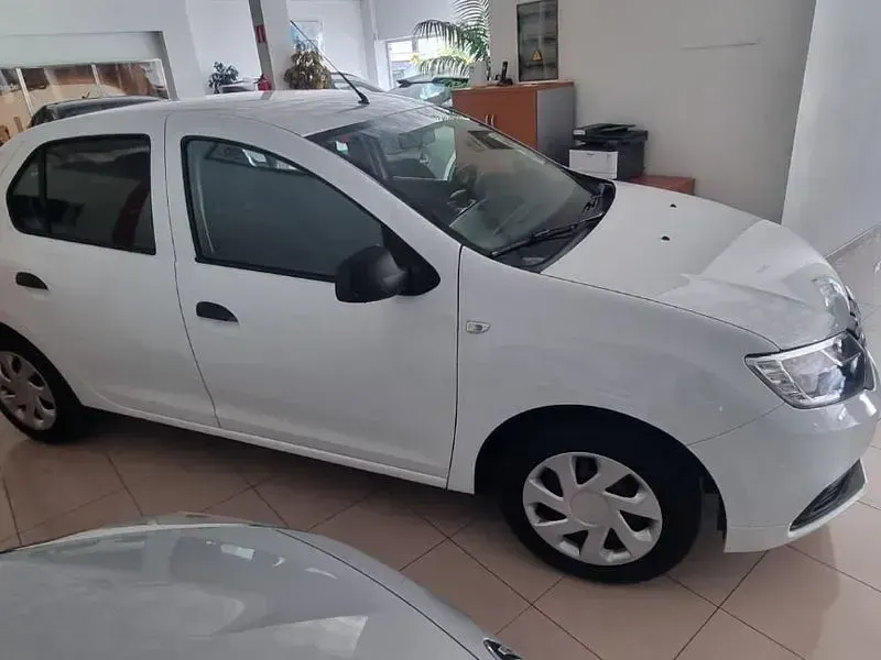 Usado Dacia Logan Ambiance 90 CV (66 kW) 2017 Blanco Berlina