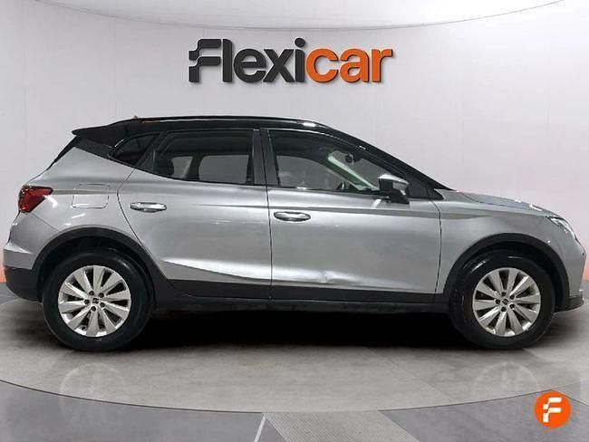 Usado Seat Arona Style 110 CV (80 kW) 2022 Gris SUV