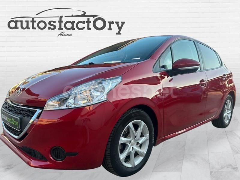 Granate Usado 2015 Peugeot 208 Access Utilitario | 8990 € (Precio justo) - Imagen 1/4
