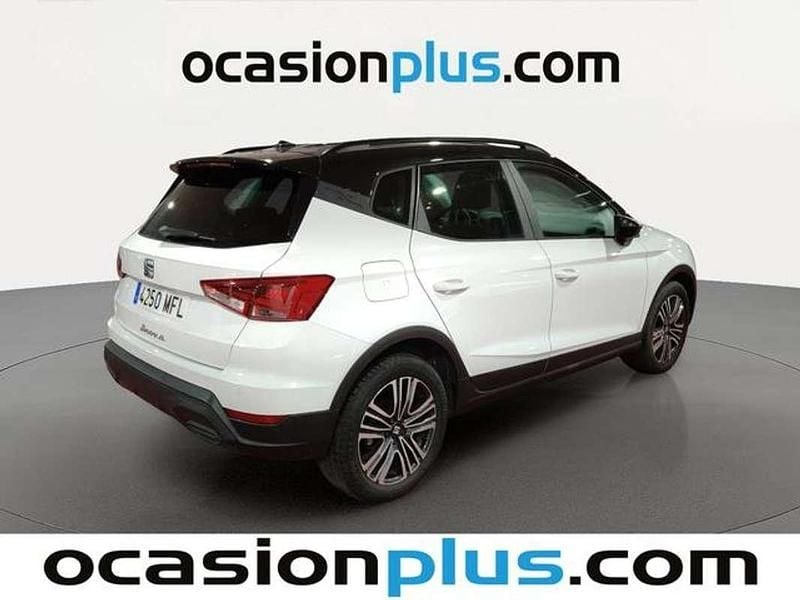 Usado Seat Arona Style 110 CV (80 kW) 2023 Blanco SUV