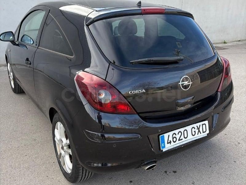 Usado Opel Corsa Sport 87 CV (63 kW) 2010 Negro Berlina