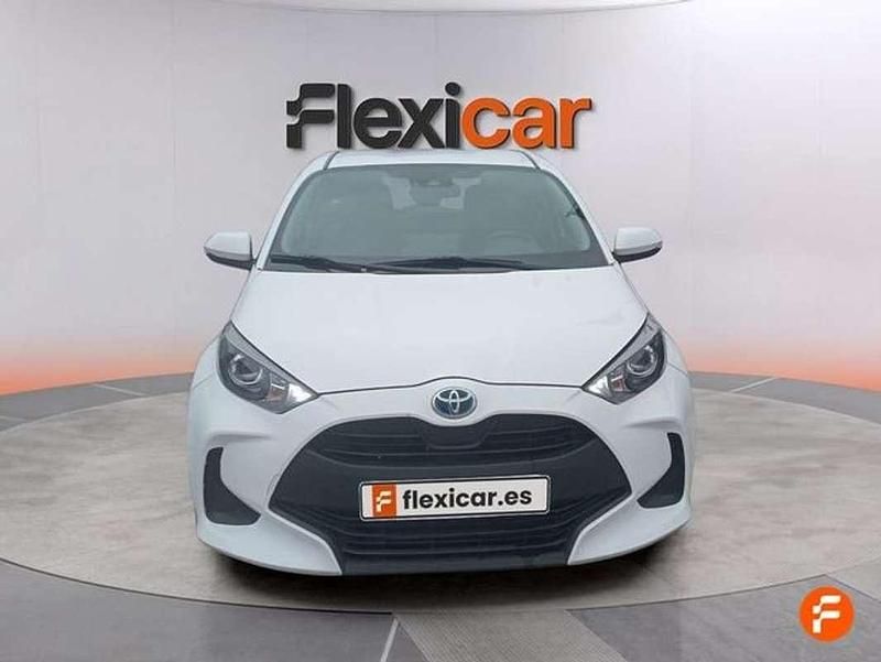 Usado Toyota Yaris Hybrid Active 116 CV (85 kW) 2021 Blanco Utilitario