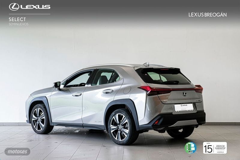 Usado Lexus UX 250h Executive Line 184 CV (135 kW) 2019 Plateado SUV