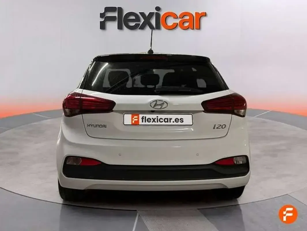 Usado Hyundai i20 99 CV (72 kW) 2020 Blanco Utilitario