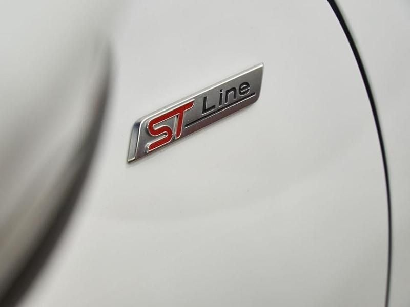 Usado Ford Kuga ST-Line X 150 CV (110 kW) 2026 Gris SUV