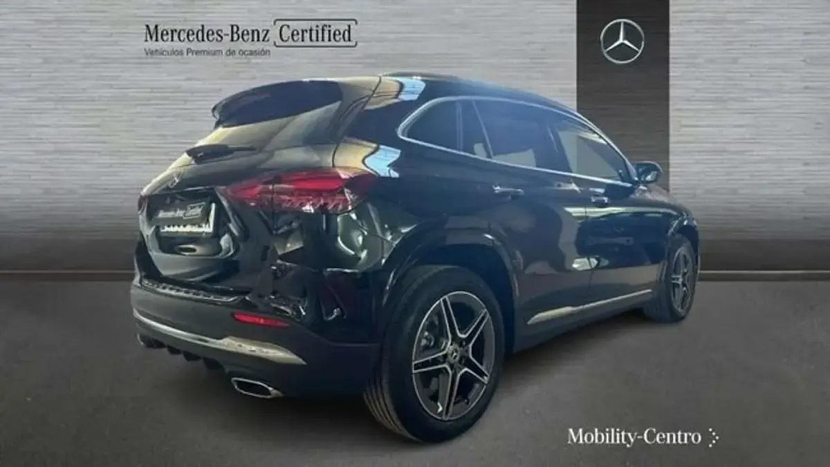 Usado Mercedes GLA250 218 CV (160 kW) 2025 Negro SUV