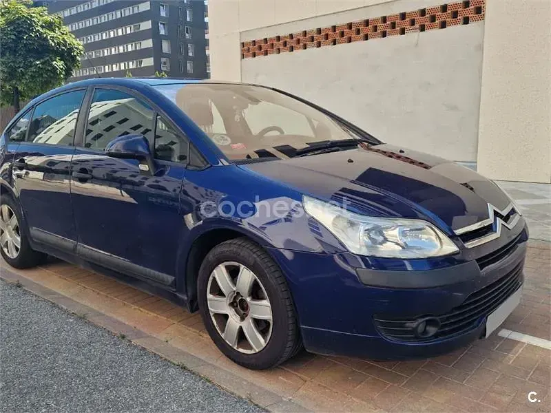Usado Citroën C4 110 CV (80 kW) 2006 Azul Berlina