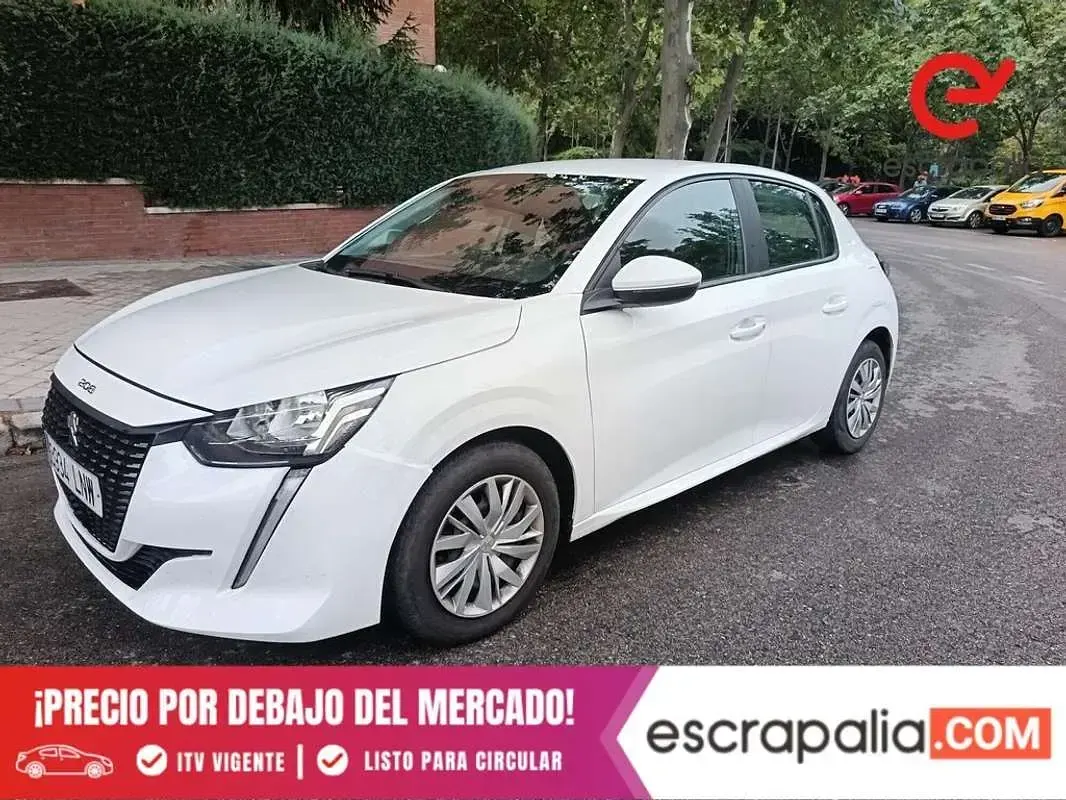 Usado Peugeot 208 Active 102 CV (75 kW) 2021 Blanco Utilitario